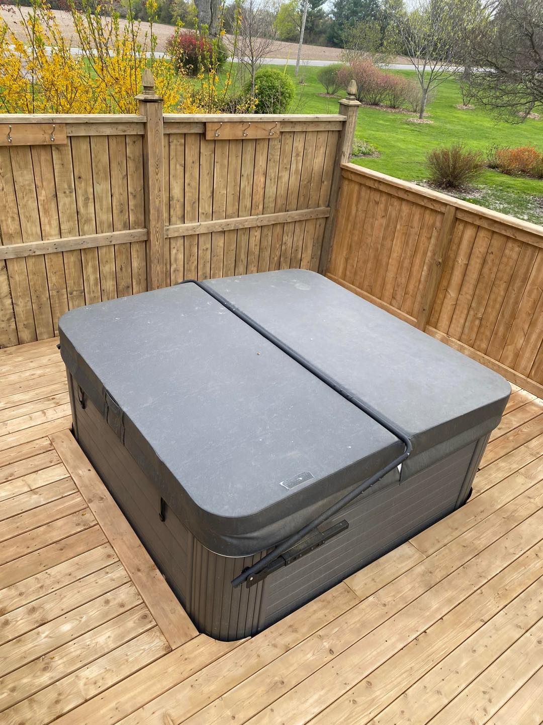 Hot Tub Deck Surround - Before