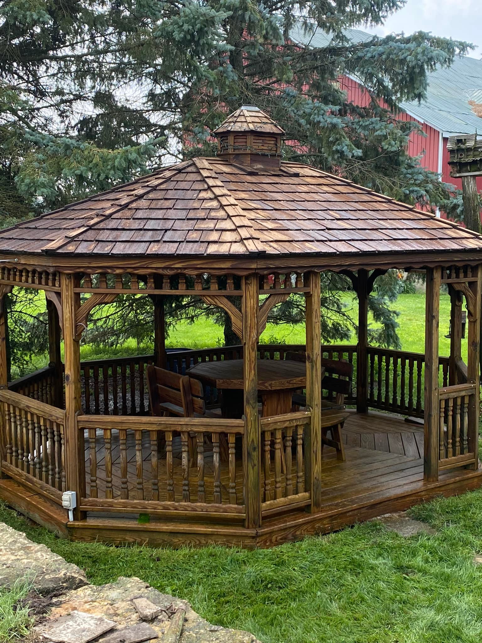 Professional gazebo restoration in Richmond Hill