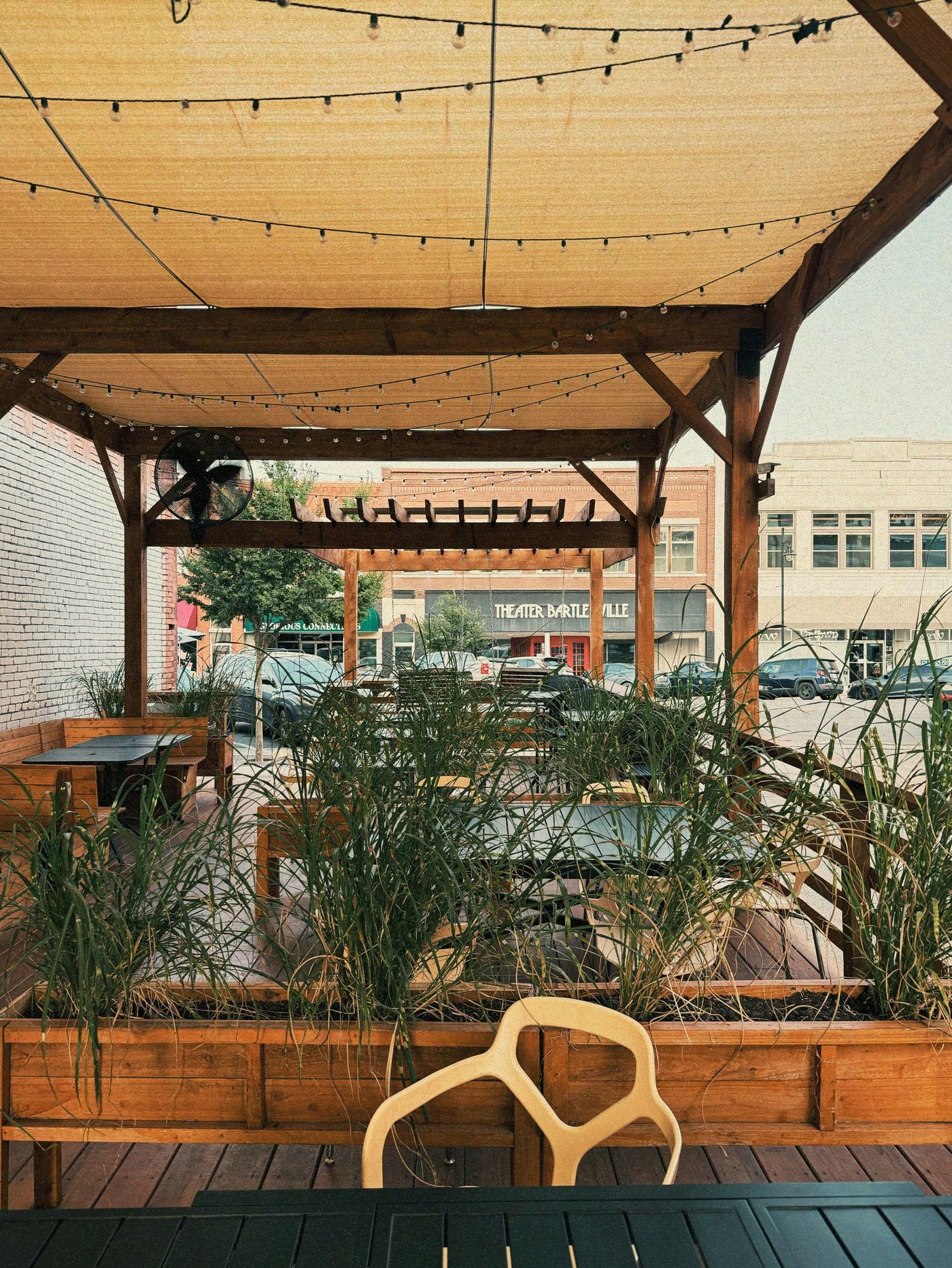 How to Prepare Your Deck for Summer in Toronto: A Seasonal Checklist